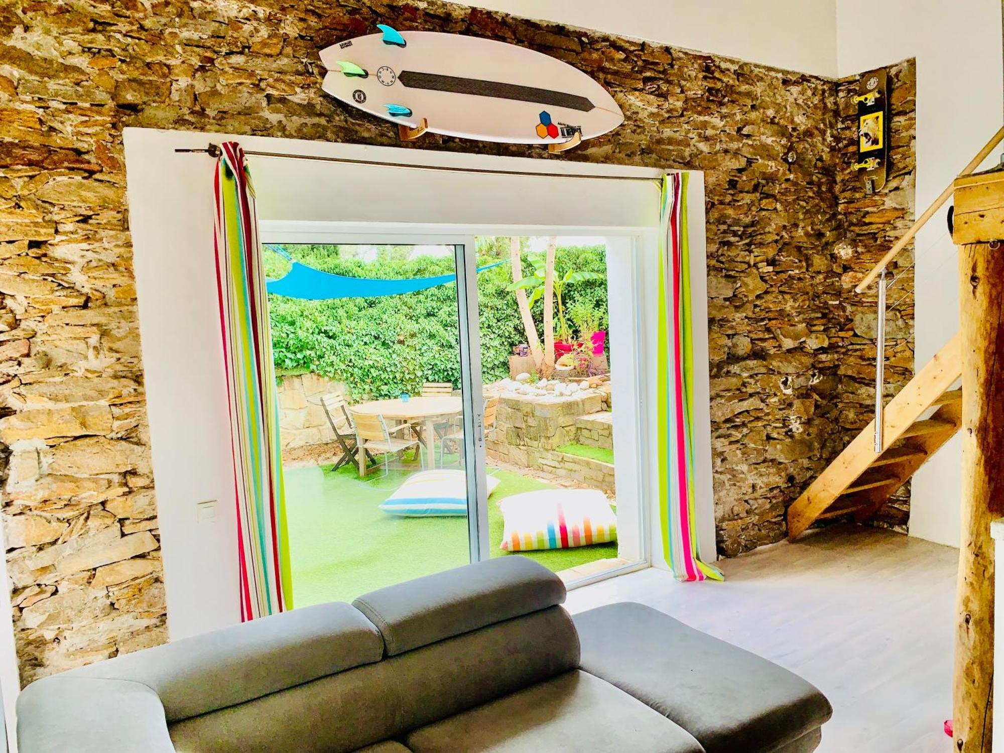 Surf House Totalement Independante Dans Quartier De Standing Entre Et Vignes *