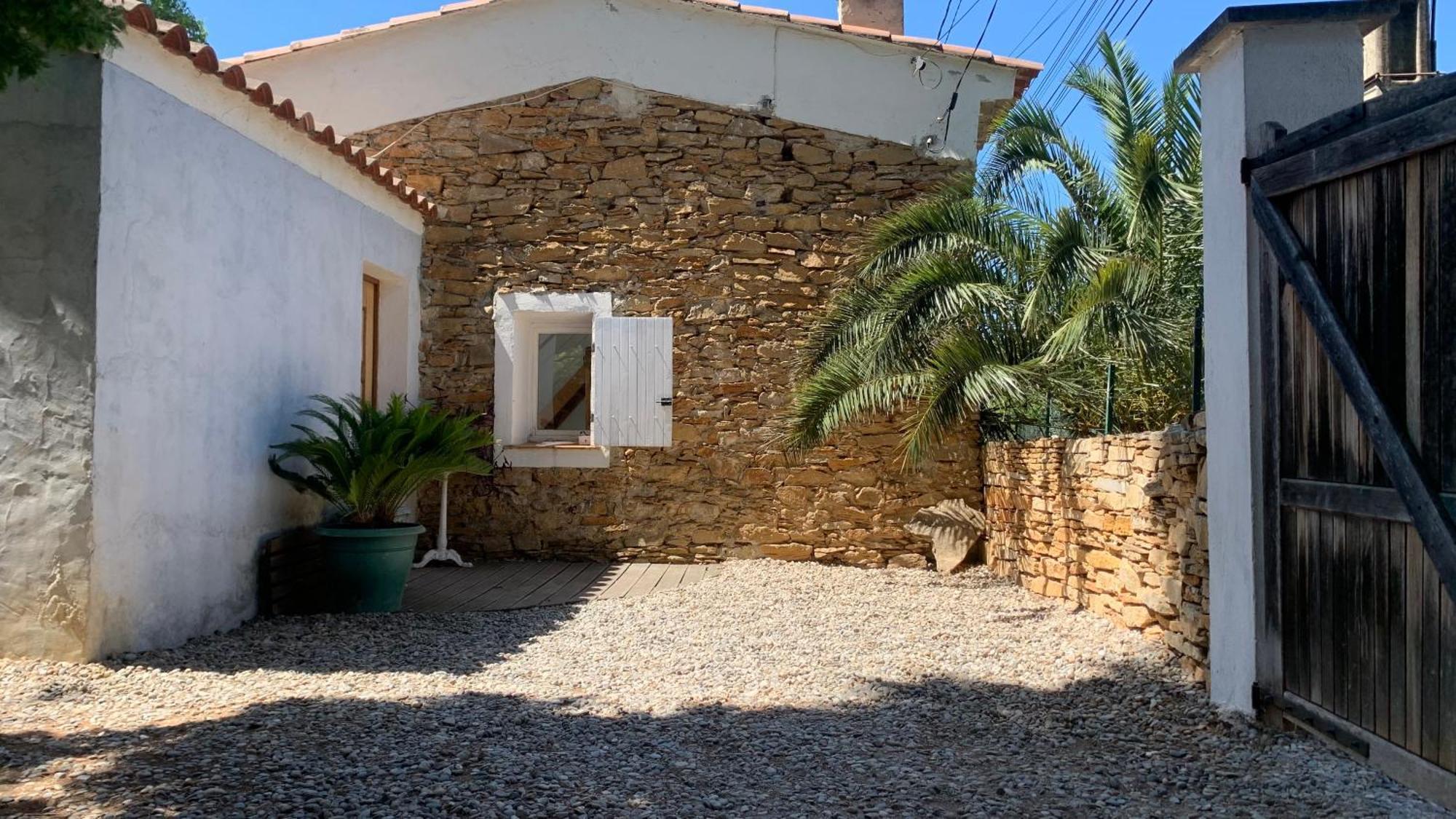 Surf House Totalement Independante Dans Quartier De Standing Entre Et Vignes * Saint-Cyr-sur-Mer